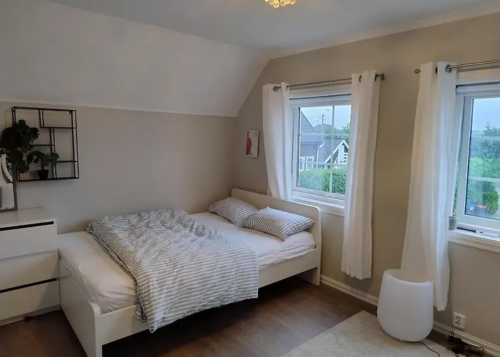 度假居 Charming House With Plenty Of Space And A Lovely Outdoor Living *