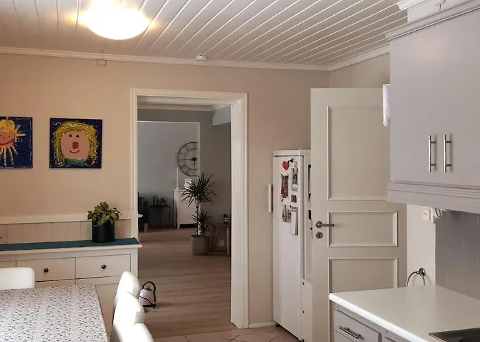 度假居 Charming House With Plenty Of Space And A Lovely Outdoor Living