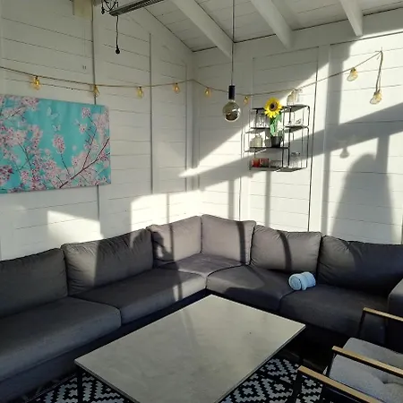 Casa vacanze Charming House With Plenty Of Space And A Lovely Outdoor Living *